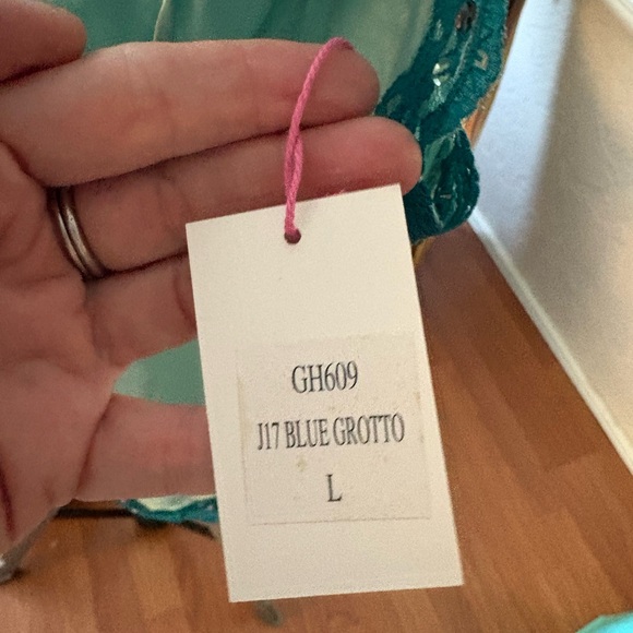 NWT Gold Hawk 100% silk aqua cami with embellished lace trim size M/L - Picture 5 of 5